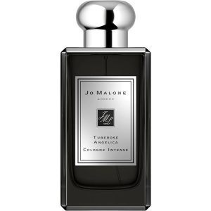 The nose behind this fragrance is Marie Salamagne. Top note is Angelica; middle note is Tuberose; base notes are Amber and Woodsy Notes.